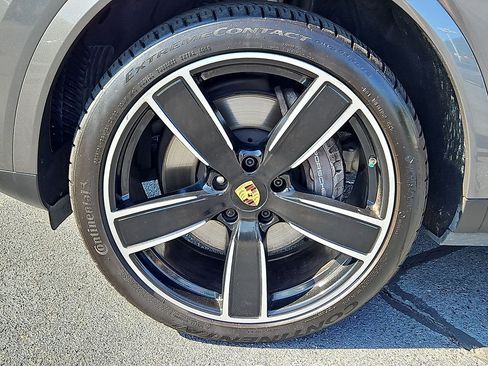 Used 2021 Porsche Cayenne Coupe AWD/4WD image 9