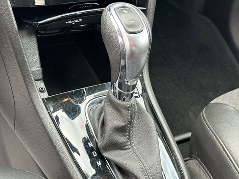 Used 2022 Buick Encore Preferred w/ Safety Package image 22