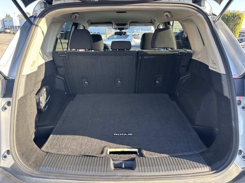 Used 2023 Nissan Rogue SV image 21