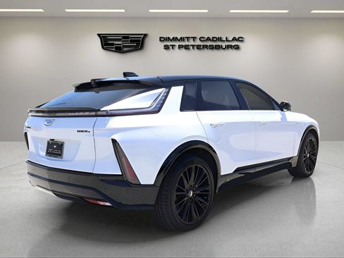 New 2026 Cadillac Lyriq Sport w/ LPO, ONYX Package AWD/4WD image 5