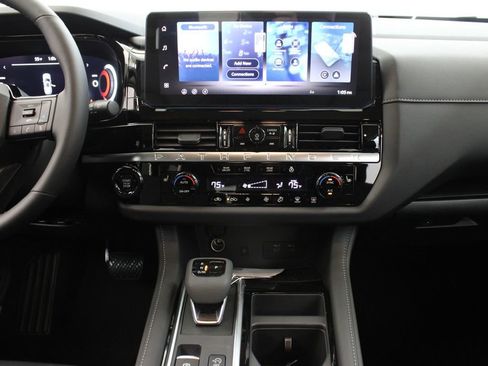 New 2026 Nissan Pathfinder SL image 20