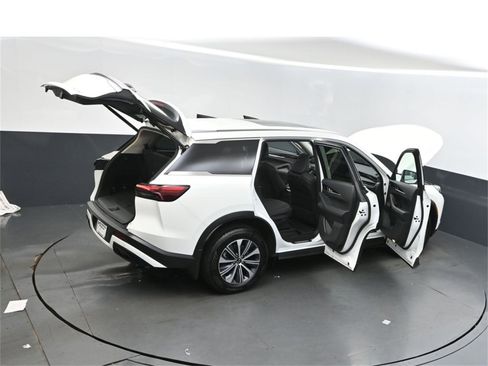 Certified 2025 INFINITI QX60 Pure image 51