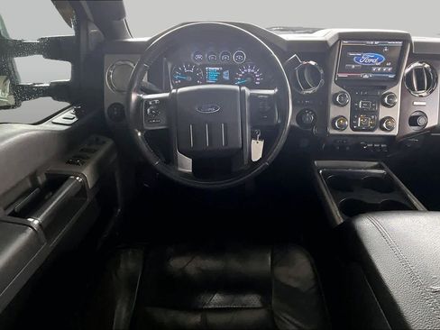 Used 2014 Ford F250 Lariat w/ Lariat Interior Package AWD/4WD image 5