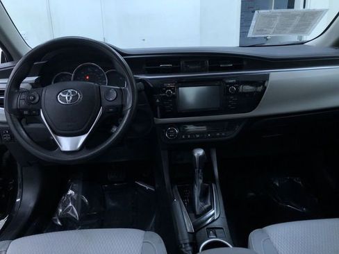 Used 2014 Toyota Corolla LE image 18