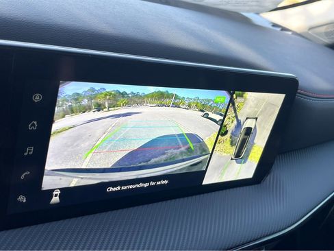 New 2025 Nissan Kicks SR image 20