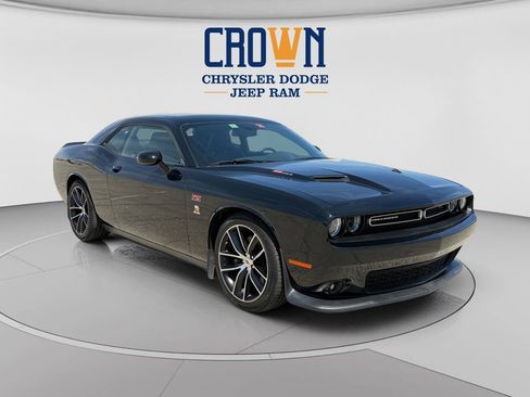 Used 2017 Dodge Challenger R/T Scat Pack w/ Leather Interior Group RWD image 1