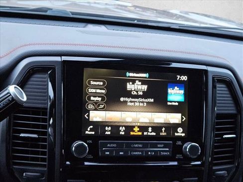 Used 2022 Nissan Titan PRO-4X w/ Pro-4x Convenience Package AWD/4WD image 10