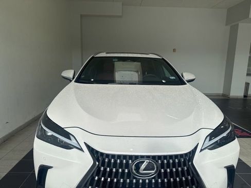 Used 2025 Lexus NX 250 FWD w/ Accessory Package (2T) image 4