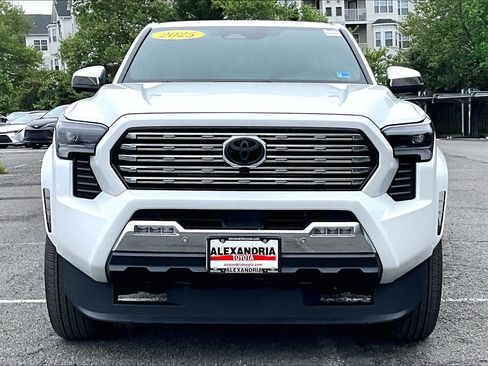 Used 2025 Toyota Tacoma Limited AWD/4WD image 3