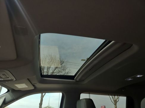 Used 2021 GMC Sierra 2500 Denali w/ Denali Black Diamond Edition image 23