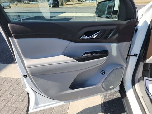 Used 2023 GMC Acadia SLT w/ Technology Package image 23