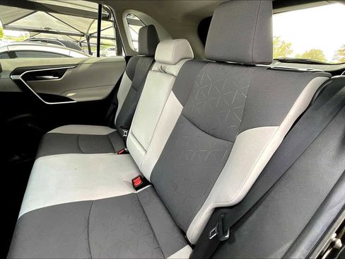 Used 2021 Toyota RAV4 XLE image 20
