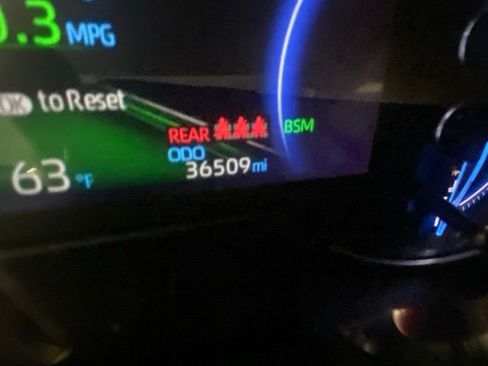 Used 2023 Toyota RAV4 XLE Premium image 17