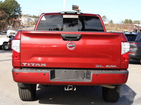 Used 2017 Nissan Titan SL image 4
