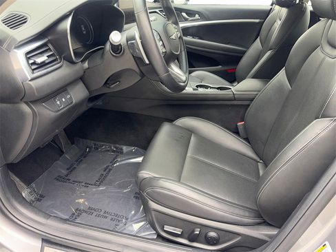 Used 2025 Genesis G70 2.5T image 26