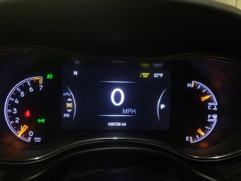 Used 2019 Jeep Grand Cherokee Overland AWD/4WD image 23