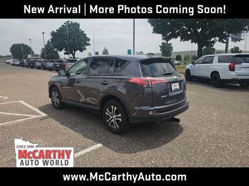 Used 2018 Toyota RAV4 LE AWD/4WD image 5