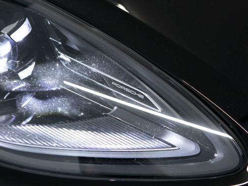 Used 2022 Porsche Macan AWD/4WD image 16