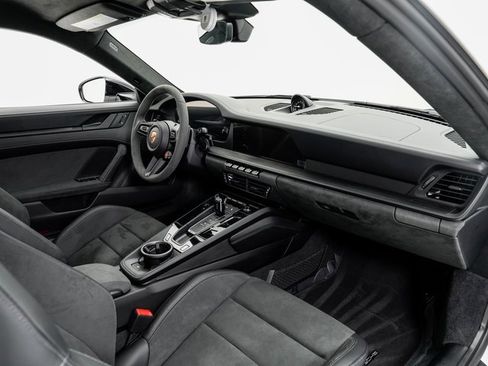 Certified 2025 Porsche 911 Carrera GTS image 26