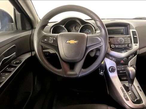 Used 2013 Chevrolet Cruze LT FWD image 6