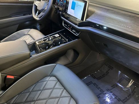 New 2025 Volkswagen Atlas SEL Premium R-Line image 15