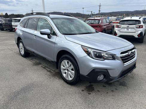 Used 2019 Subaru Outback 2.5i Premium image 2