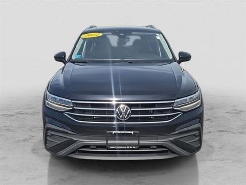 Used 2022 Volkswagen Tiguan SE image 11