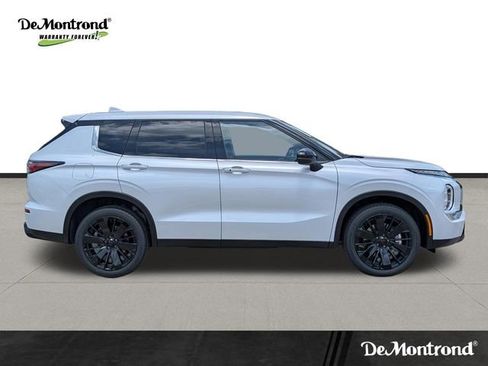 New 2026 Mitsubishi Outlander LE FWD image 4