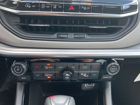 New 2026 Jeep Compass Limited image 30