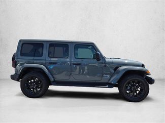 Used 2022 Jeep Wrangler Unlimited Sahara AWD/4WD video 4