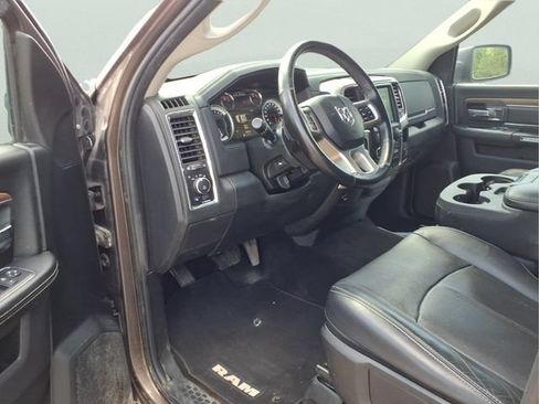 Used 2018 RAM 1500 Laramie AWD/4WD image 9