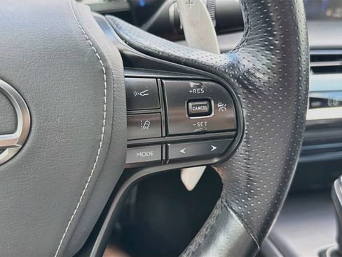Used 2018 Lexus LC 500 Coupe w/ Performance Package RWD image 36