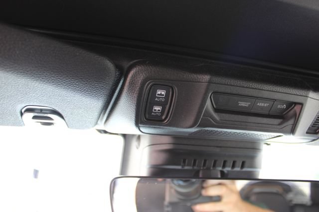 Used 2025 Jeep Wrangler Unlimited Rubicon AWD/4WD image 45