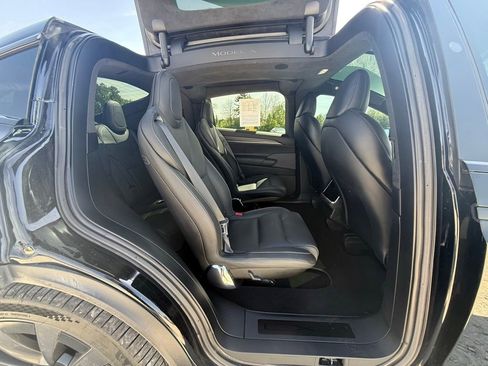 Used 2022 Tesla Model X Plaid image 33