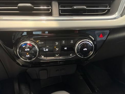 New 2026 Chevrolet Trax LT w/ Driver Confidence Package FWD image 18