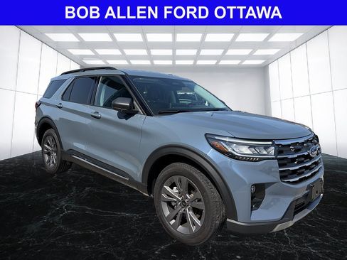 Used 2025 Ford Explorer Active w/ Active Comfort Package AWD/4WD image 8
