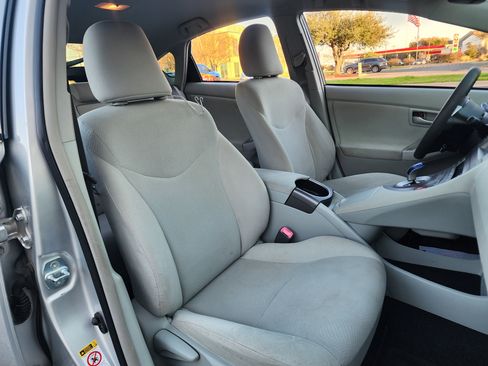 Used 2012 Toyota Prius Two image 16