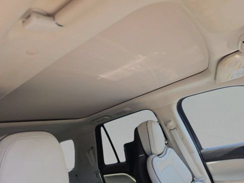 Used 2020 Lincoln Navigator L Black Label w/ Cargo Convenience Package AWD/4WD image 34