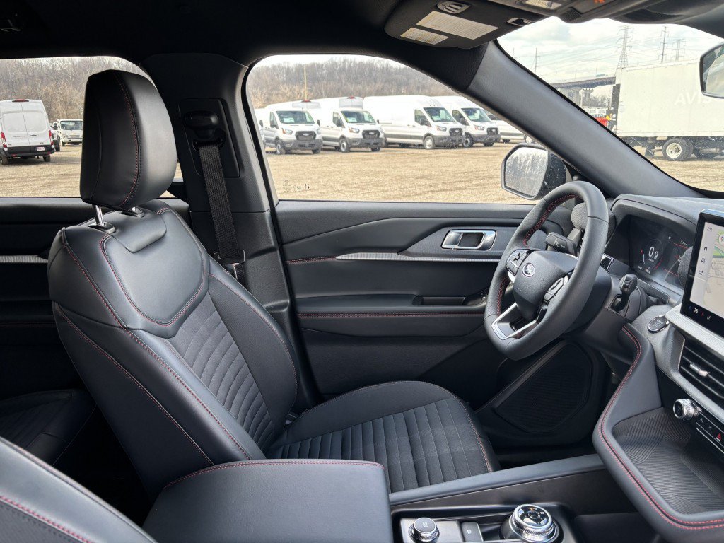 New 2026 Ford Explorer ST-Line w/ ST-Line Street Pack AWD/4WD image 11