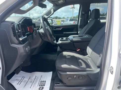 Used 2023 Chevrolet Silverado 1500 LT AWD/4WD image 12