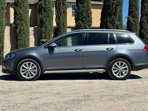 Used 2017 Volkswagen Golf Alltrack AWD/4WD image 7