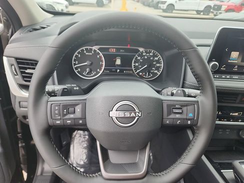New 2026 Nissan Rogue SV AWD/4WD image 9