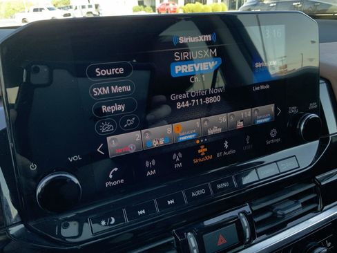 Used 2023 Nissan Pathfinder Platinum image 40