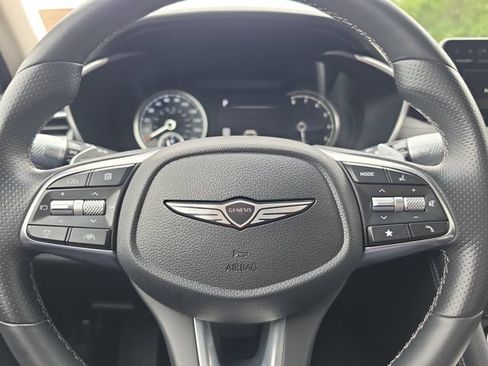 Used 2025 Genesis G70 2.5T RWD image 18