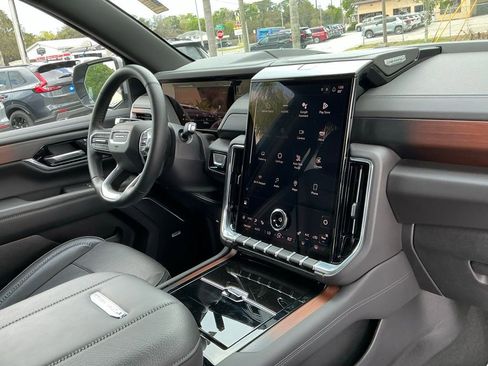 Used 2025 GMC Yukon Denali image 16