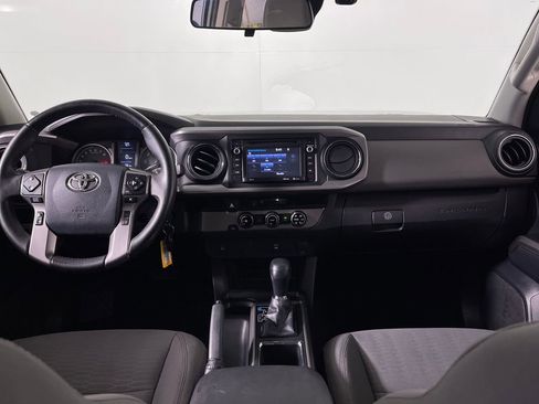 Used 2018 Toyota Tacoma SR5 RWD image 14
