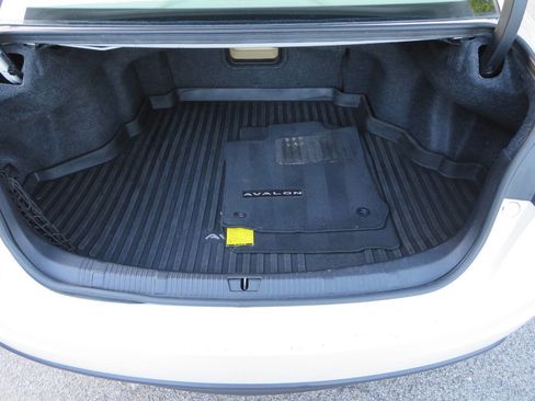 Used 2014 Toyota Avalon Limited image 12