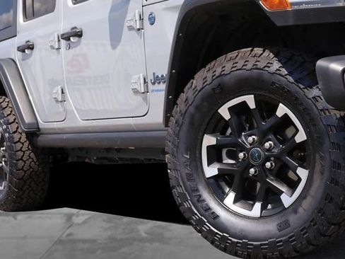 Used 2024 Jeep Wrangler Unlimited Rubicon 4xe AWD/4WD image 3