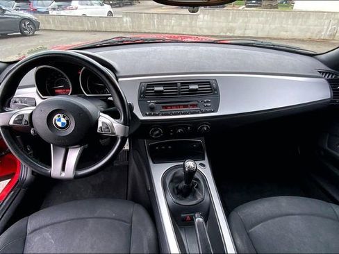 Used 2005 BMW Z4 2.5i image 15