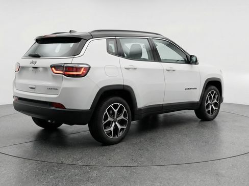 Used 2025 Jeep Compass Limited AWD/4WD image 9